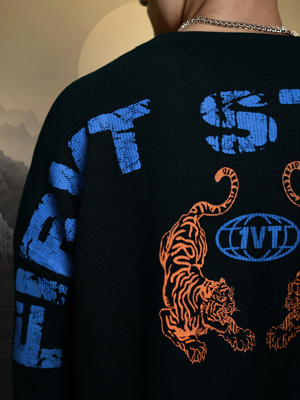TWIN TIGERS WAFFLE BLACK T-SHIRT