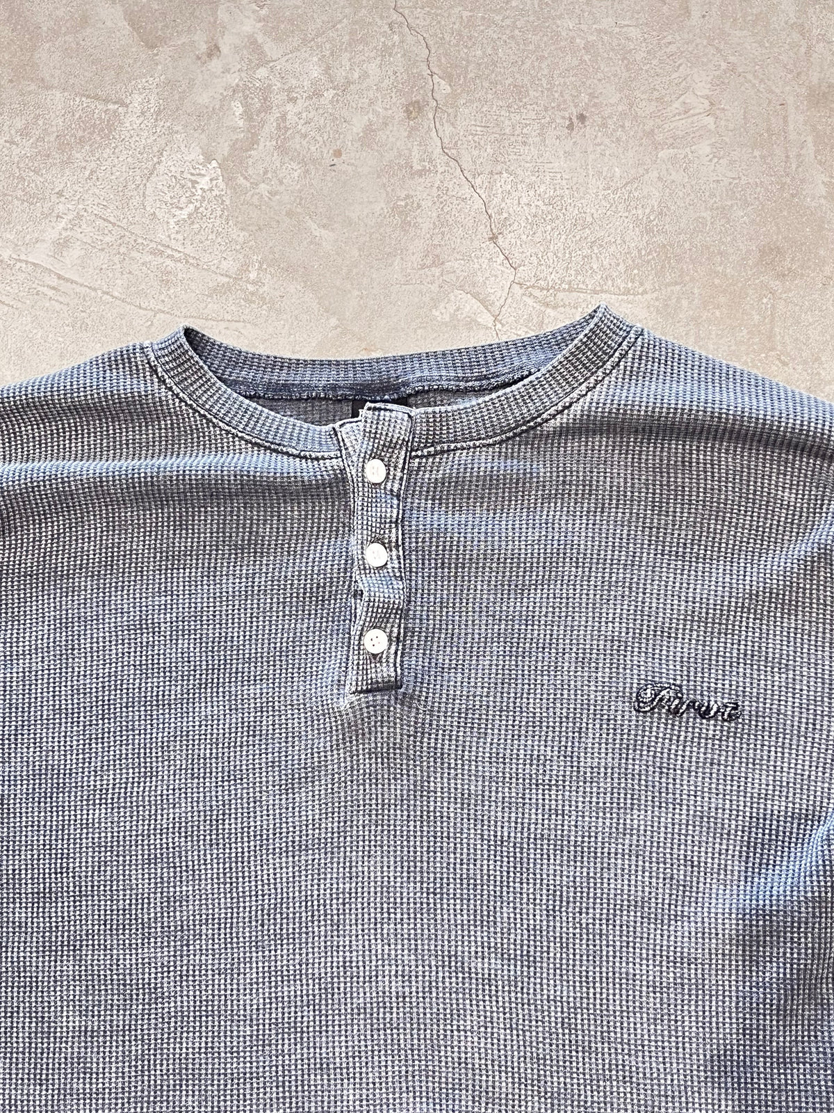 BLACK WASHED WAFFLE HENLEY