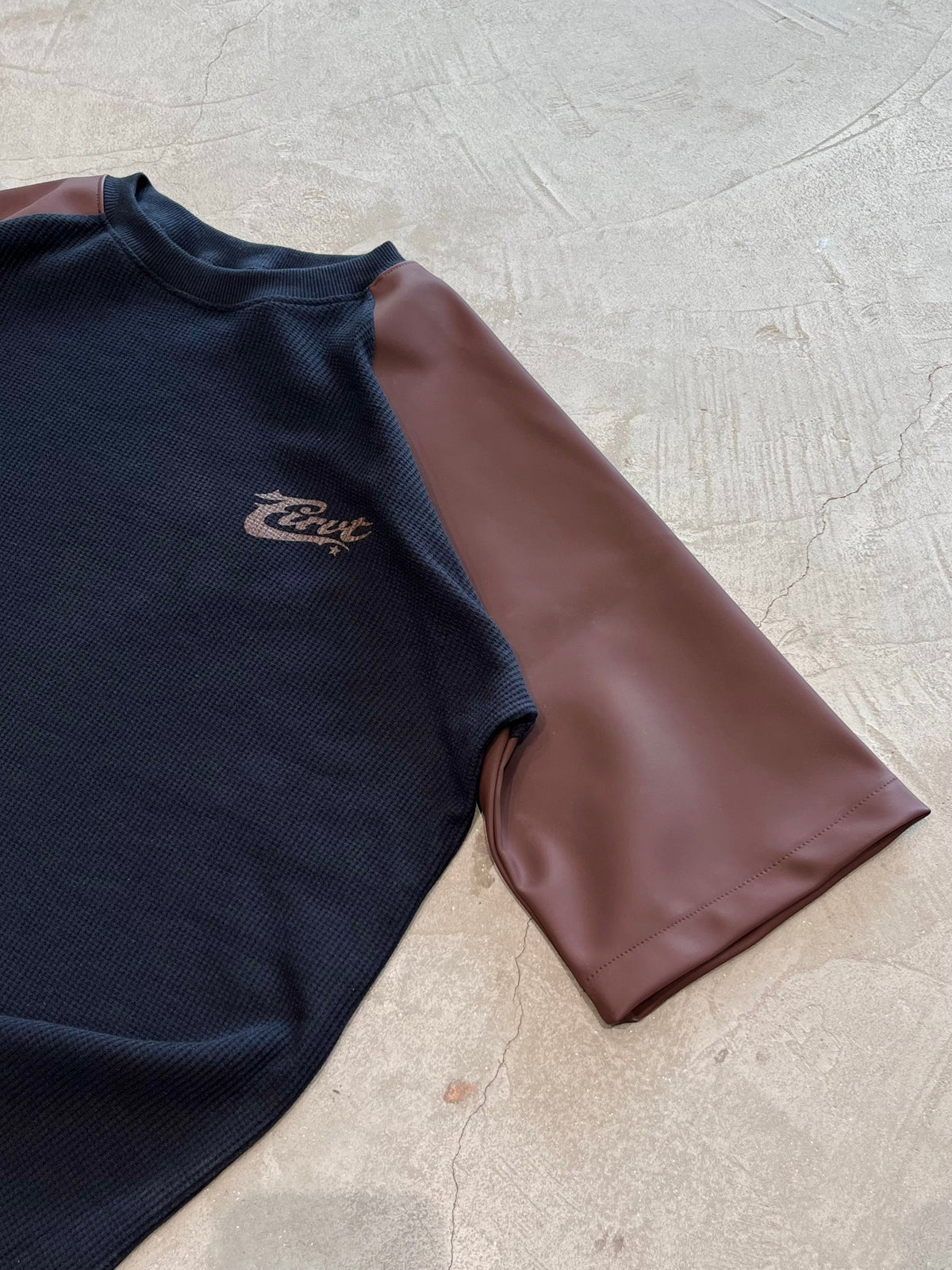 OUTLAW LEATHER WAFFLE T-SHIRT
